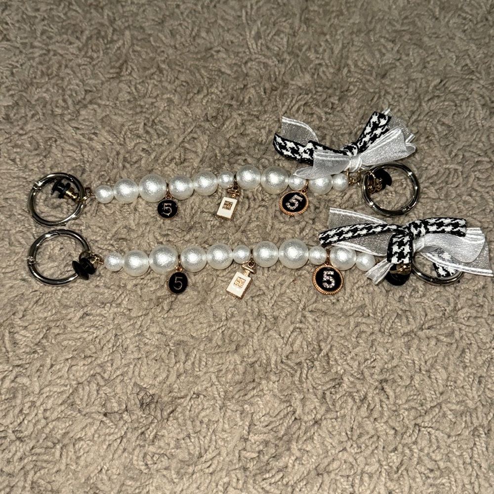2 Croc Shoe Chains